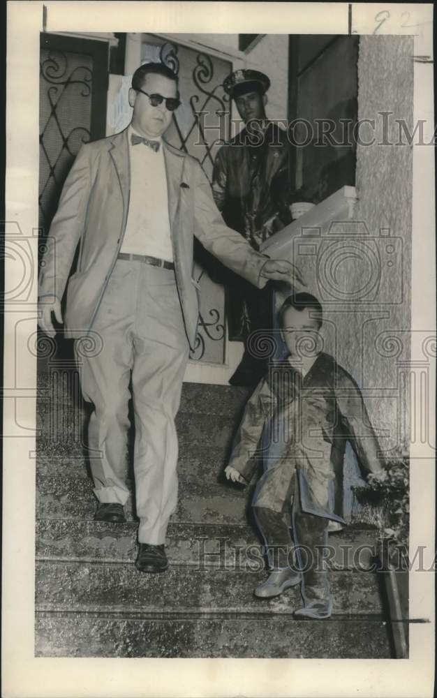 1957 Press Photo Arthur Lowe Jr., former Traffic Safety chairman &amp; his son Sandy-Historic Images