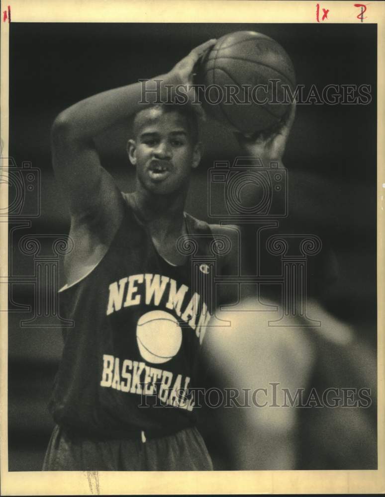 1992 Press Photo Basketball - Newman basketball player Randy Newman at practice - Historic Images