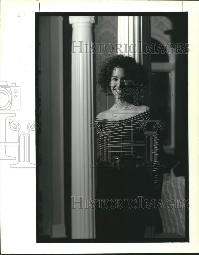 1993 Press Photo Cher Levis. - Historic Images