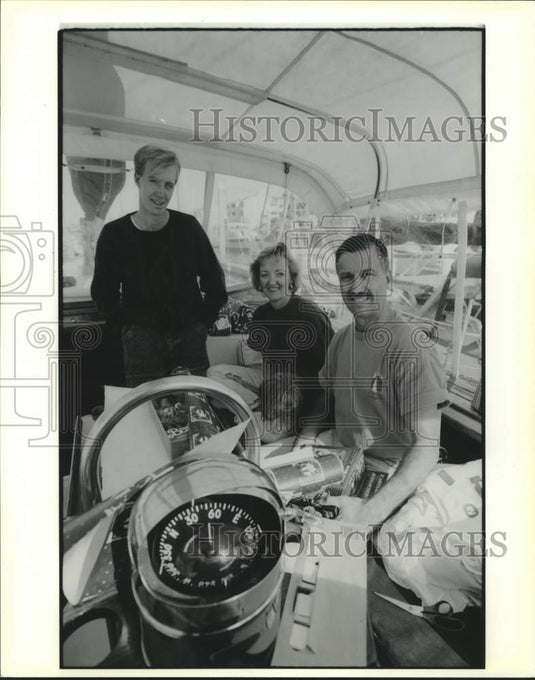 1989 Press Photo The Halls aboard their 52-foot Irwin sailboat - Historic Images