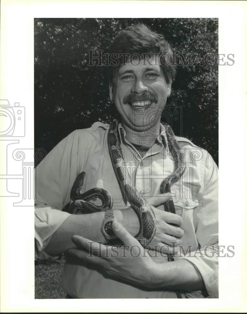 1991 Press Photo Jeffrey Lowes of the Gulf Coast Herpetological Society - Historic Images