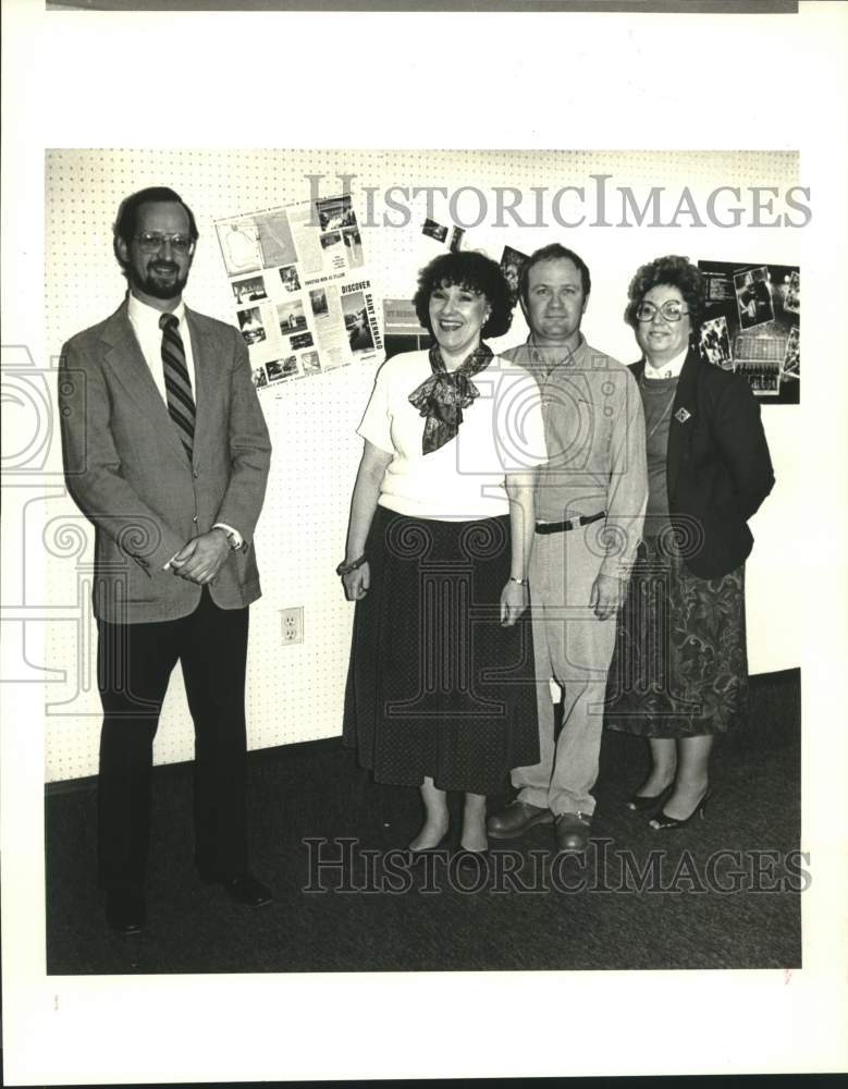 1987 Press Photo Officials meeting to promote St. Bernard Parish Tourism - Historic Images