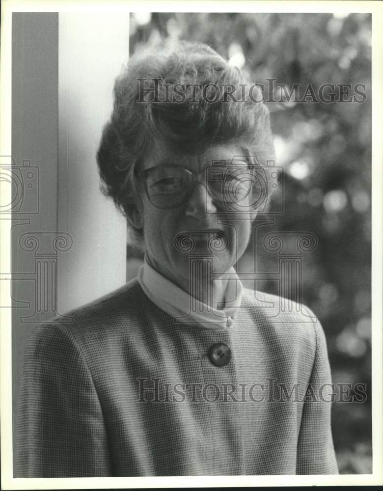 Press Photo Diana Lewis- Volunteer Trainer at United Way - Historic Images