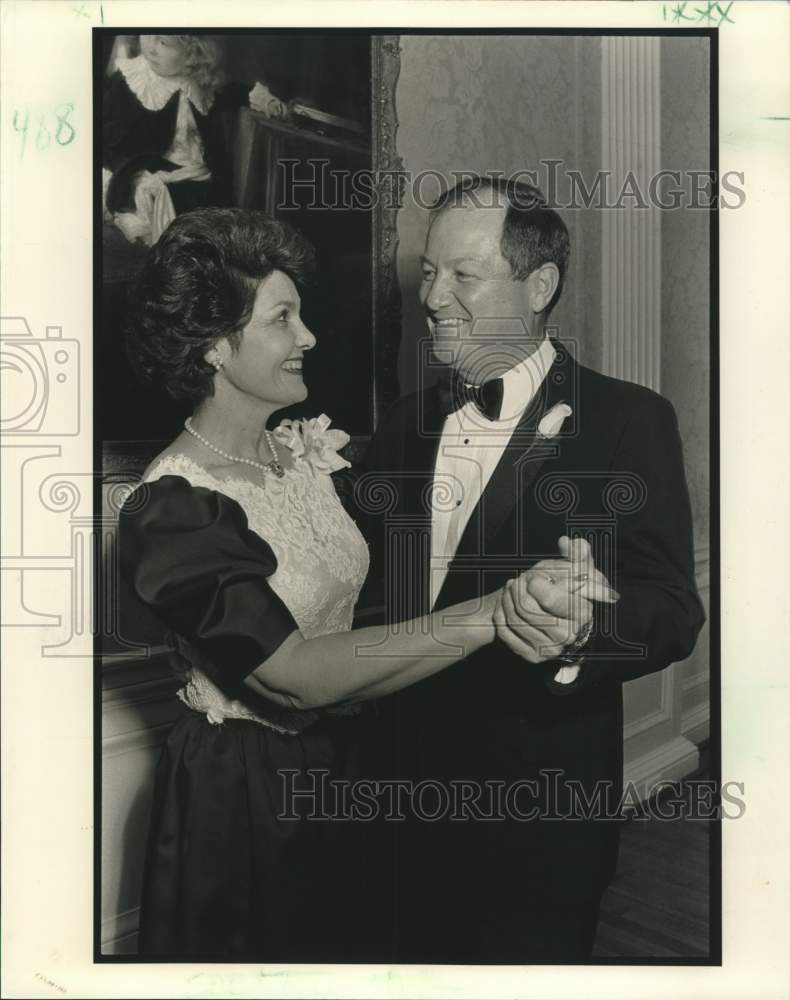 1990 Press Photo Diana &amp; Sidney Lewis dancing at the NOCC Governor&#39;s Ball - Historic Images