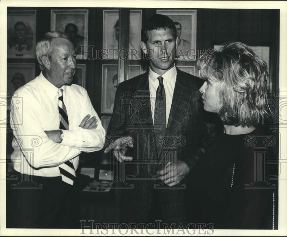 1999 Press Photo Jerry Pierce, Bert and Danni Jones, La. Sports Hall of Fame - Historic Images