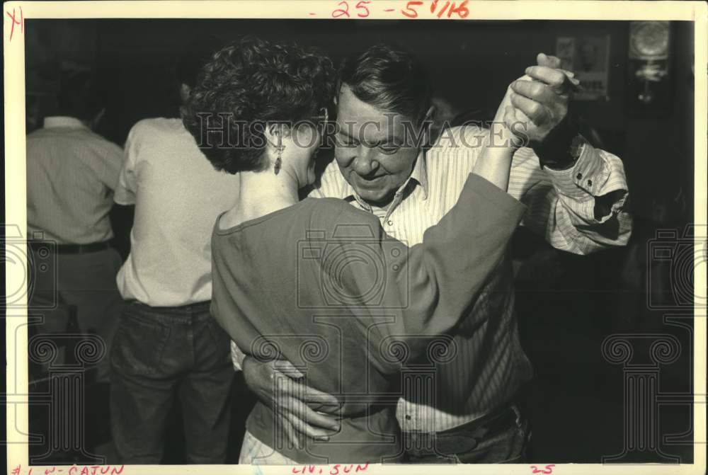 1987 Press Photo Pascal Fuseller and Judith Meriwether dance at Fred&#39;s Bar - Historic Images