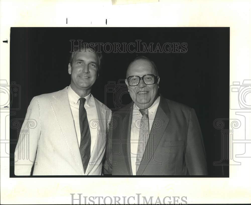 1989 Press Photo Bob Livingston with Ed Derwinski during bridge lighting - Historic Images