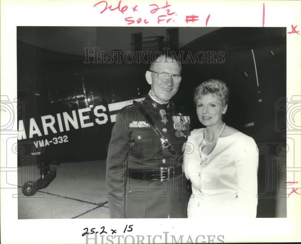 1994 Press Photo Major General Jim &amp; Sarah Livingston during D Day Party - Historic Images