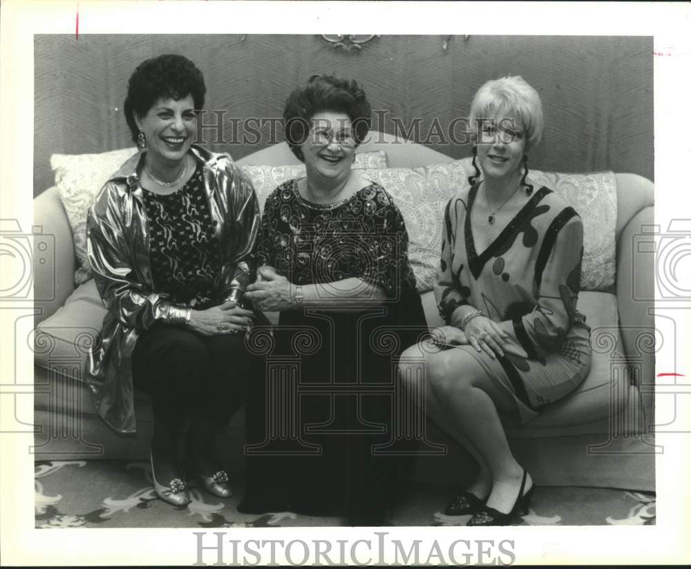 Press Photo Hadassah party attendees Dorrie Kahn, Cesil Levin and Roselle Ungar - Historic Images