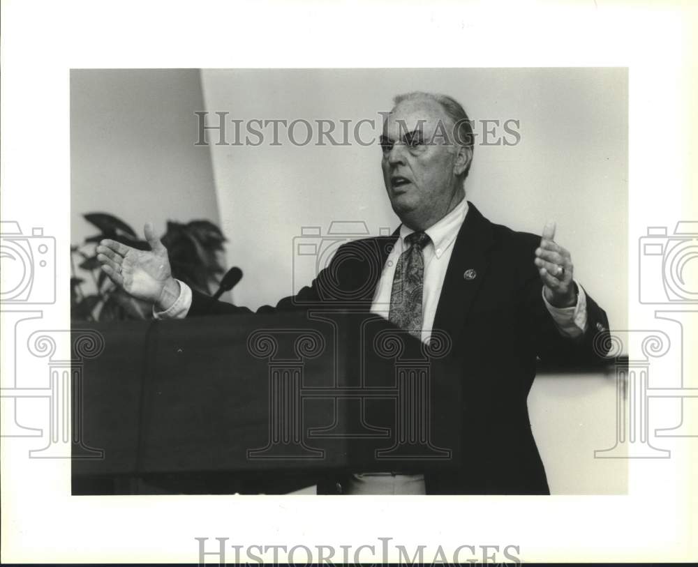 1995 Press Photo Victor Landry, Executive Director of East Jefferson Levee - Historic Images