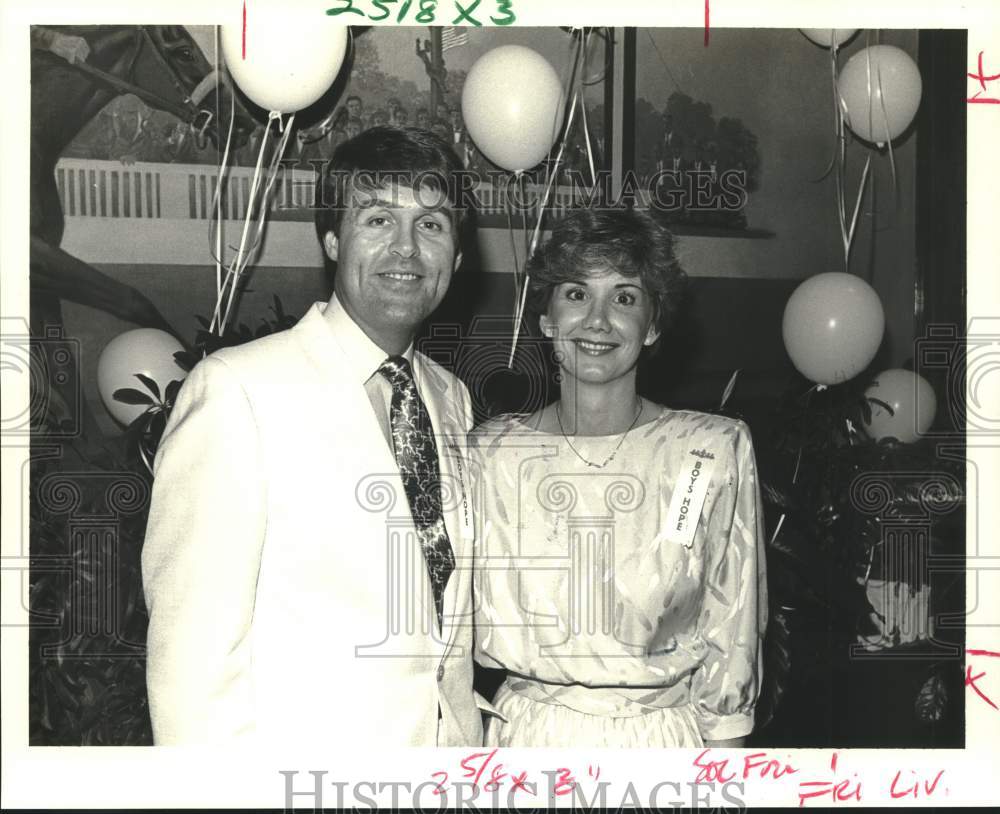 1986 Press Photo Ron and Debbie Landry at a party - Historic Images