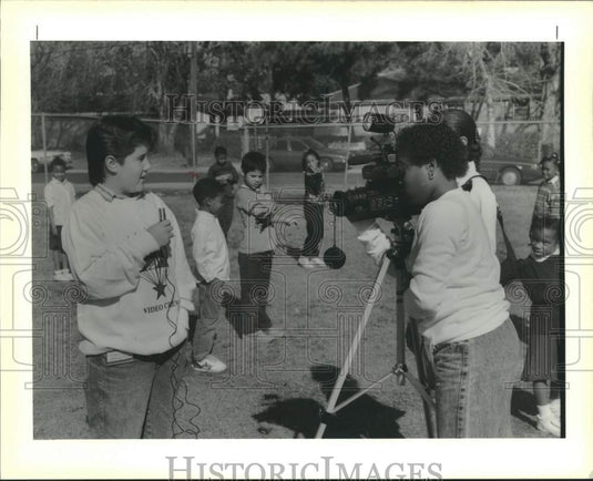 1990 Press Photo Little Woods Elementary School students make video yearbook - Historic Images