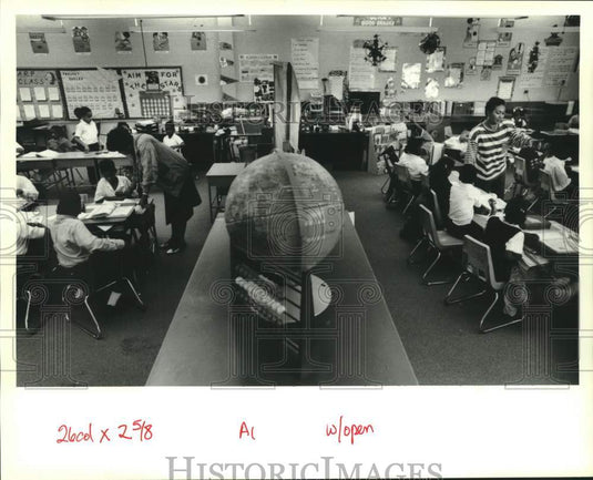 1994 Press Photo Math & Language classes at the Little Woods Elementary - Historic Images