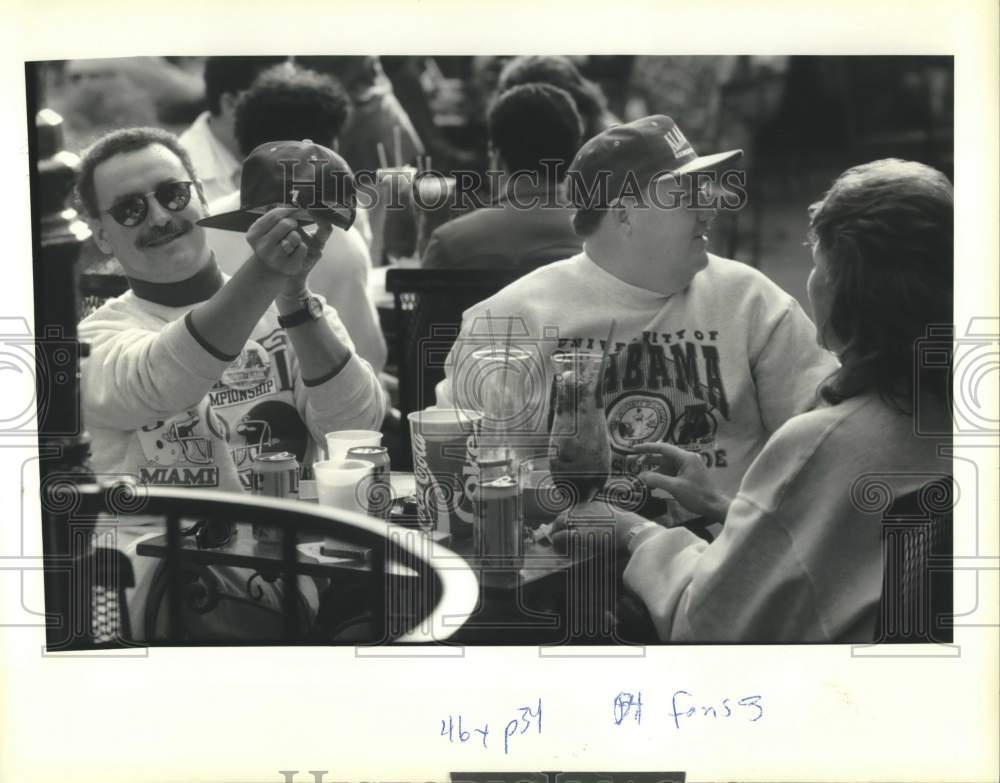 1992 Press Photo Alabama fan Michael Lowery at Pat O&#39;Brian&#39;s bar, French Quarter - Historic Images