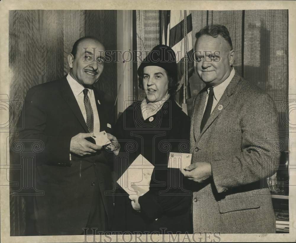 1962 New Orleans Animal Havens League awarding Honorary Memberships - Historic Images