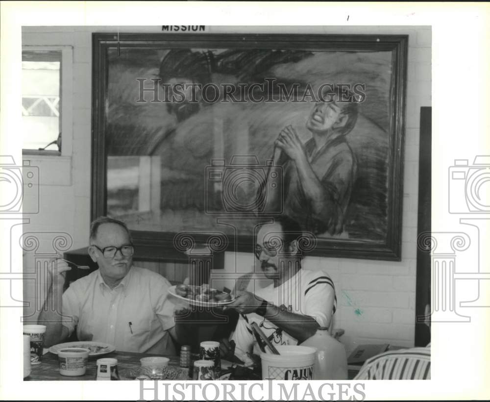 1990 Press Photo Lifegate - Norris Smith &amp; Don Zeigler lat Gospel Rescue Mission - Historic Images