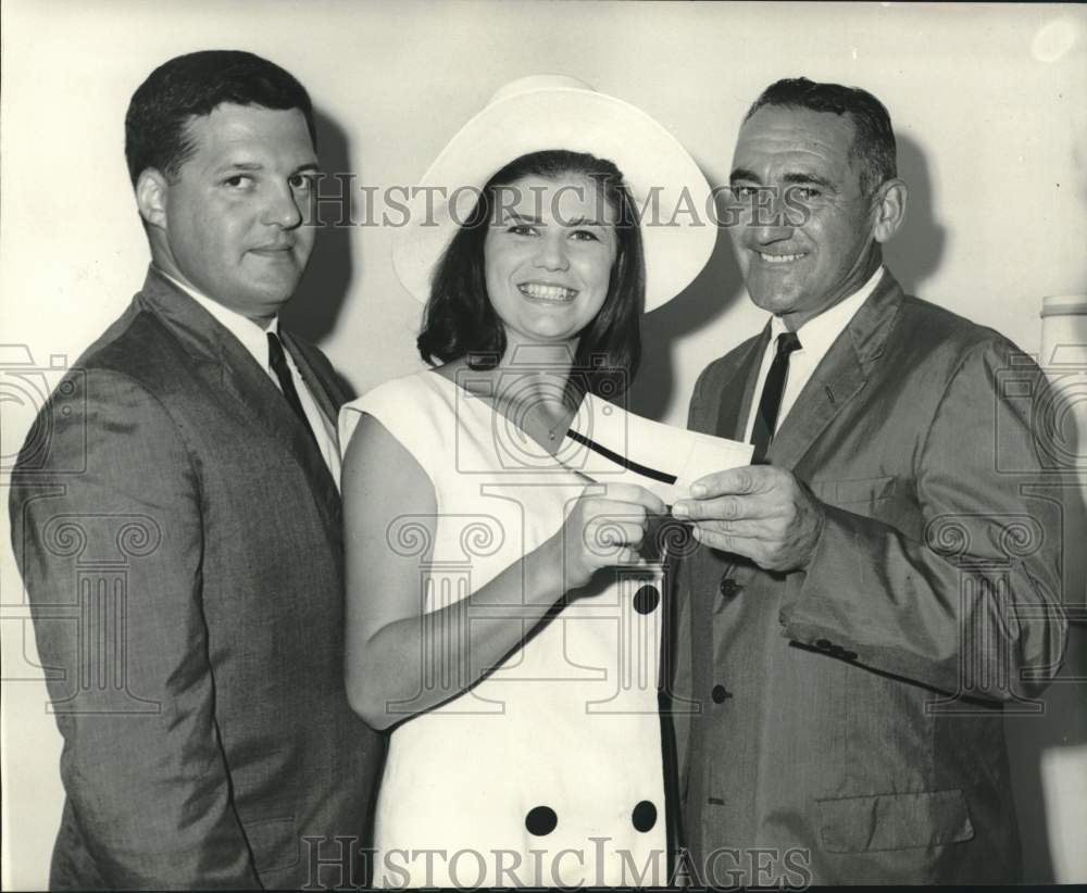 1965 Valerie Ann Oustalet with two delegates - Historic Images