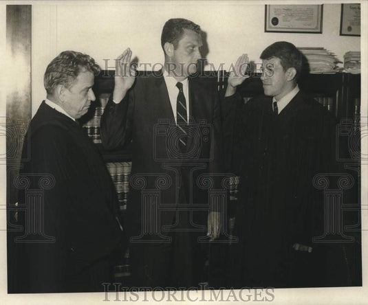 1969 Press Photo Alvin G. Oser, center - nob59972- Historic Images