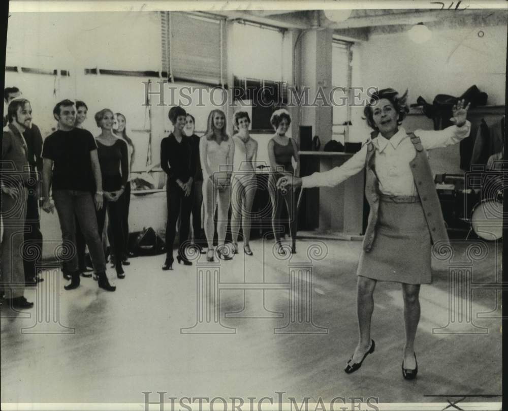 1970 Ruby Keeler in rehearsal for &quot;No No Nannette&quot; - Historic Images