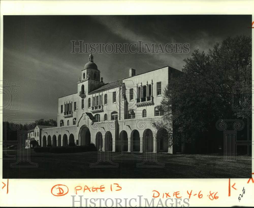 1986 Press Photo Street view of Hope Haven. - Historic Images