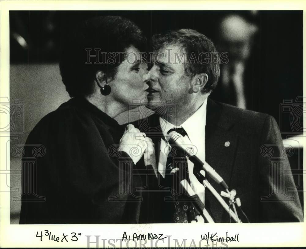 1993 Press Photo Supreme Court associate justice Kitty Kimball kissed by husband - Historic Images