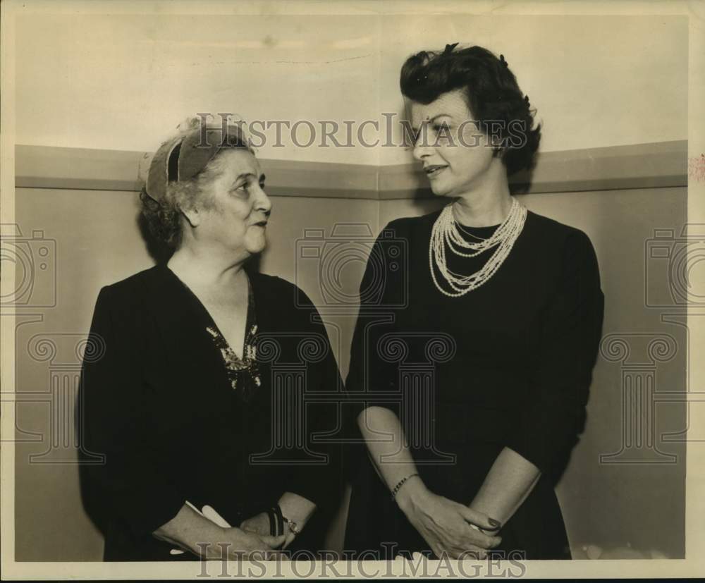 1959 Press Photo Mrs. Louise Joseph &amp; Mrs. John Adkins- Mercy Hospital Auxiliary- Historic Images