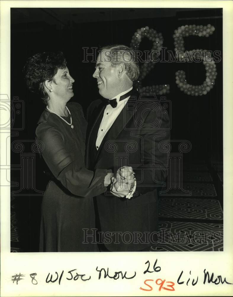 1988 Press Photo Louisiana Coca-Cola president Ron Jones with his wife, Susan - Historic Images