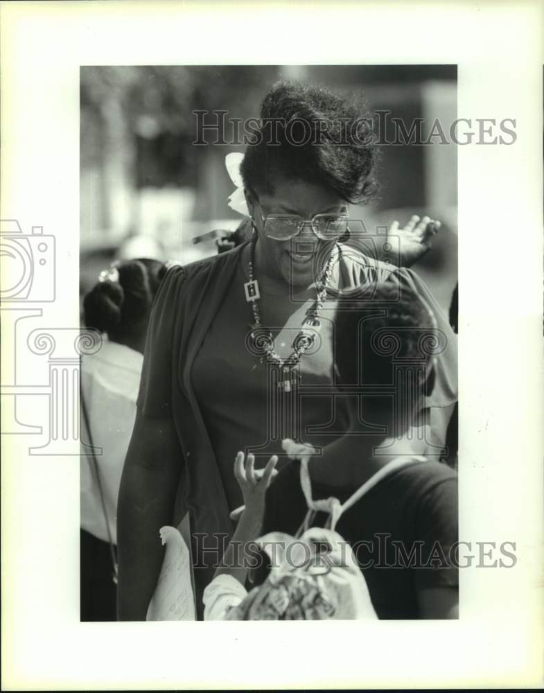 1994 Press Photo Carol Lang, principal of William Fischer Elementary School - Historic Images