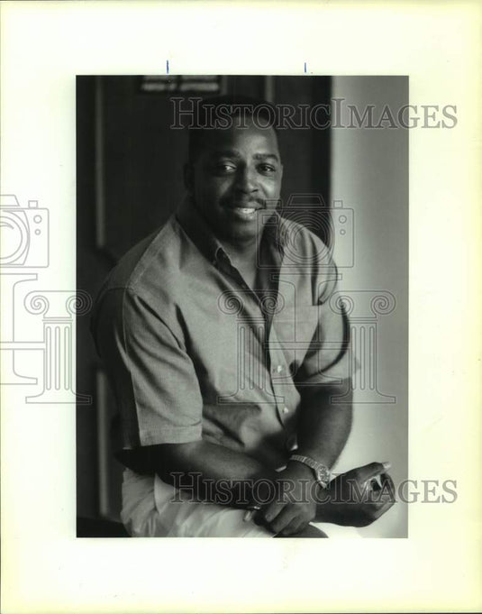 1992 Press Photo Volunteer counsel worker Cleophus Lane - U.S. Navy - Historic Images
