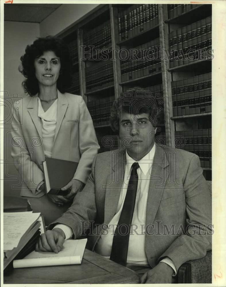 1987 Press Photo Attorney Sharon Keating and Richard Ducote. - Historic Images