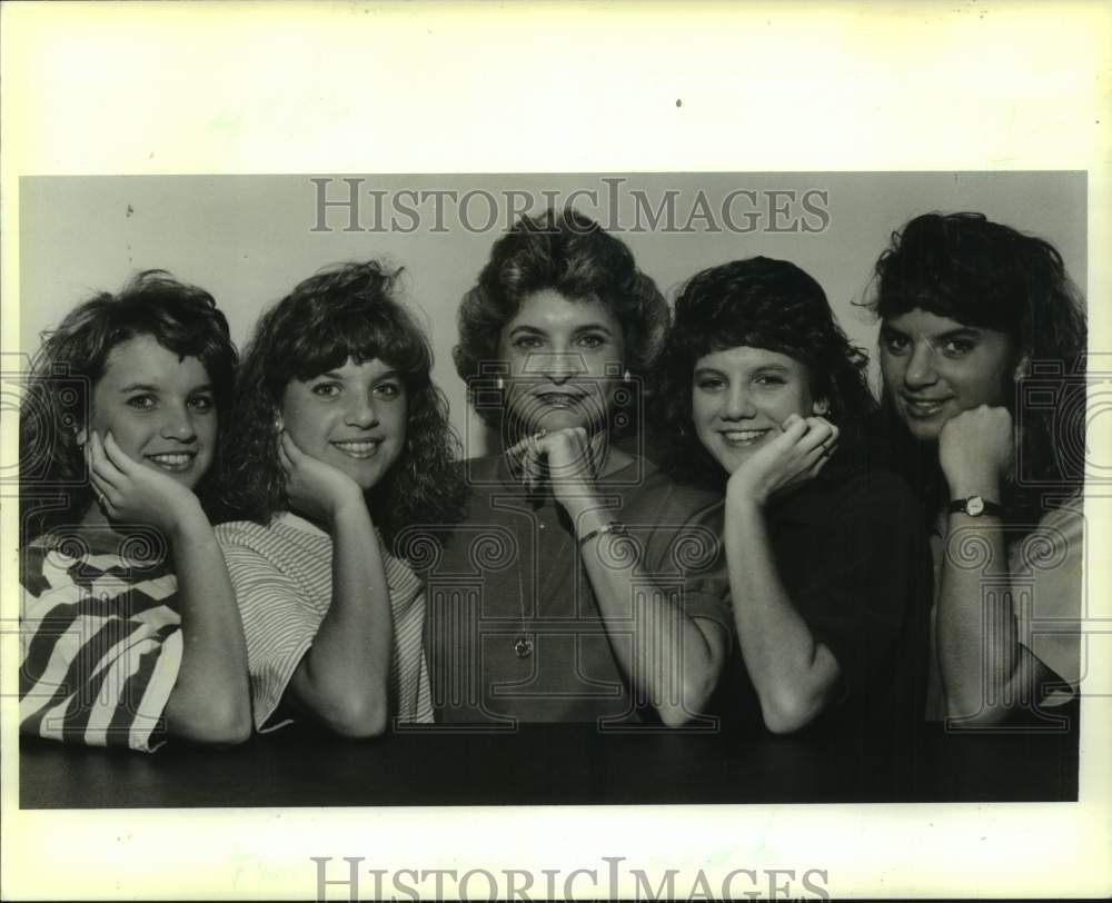 1988 Press Photo Kay Kihnel With Her Children, Two Sets Of Twins, Kenner - Historic Images