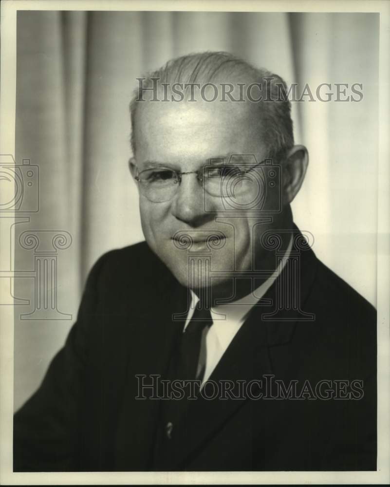 1958 Edwin Kidd, Treasurer of United Newspapers Magazine Corporation - Historic Images