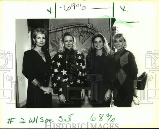 1991 Press Photo Attendees At Back To The Beach Patron's Party - Historic Images