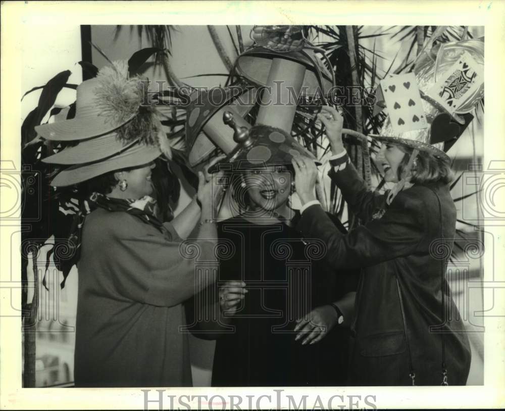 1991 Press Photo Women Dress For Mad Hatters Spring Lunch, Sheraton New Orleans - Historic Images