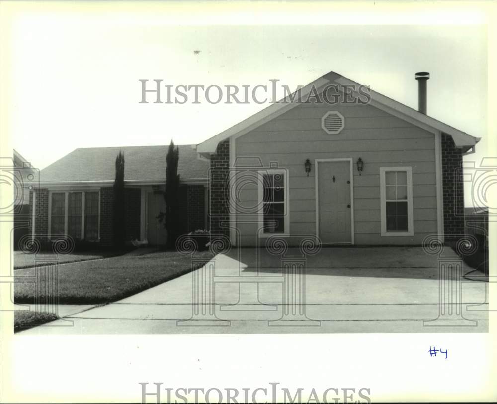 1990 Press Photo House on 3829 Clover Lane in Harvey - Historic Images