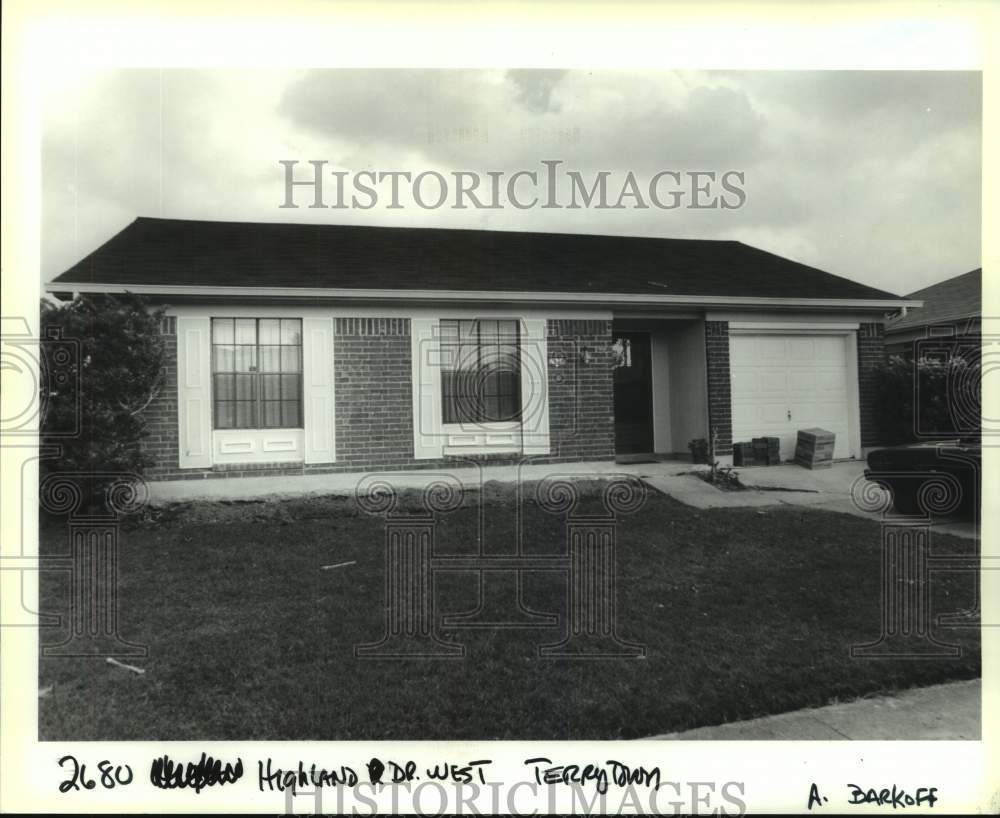 Press Photo Housing - House located at 2680 Highland Drive, West Terrytown - Historic Images