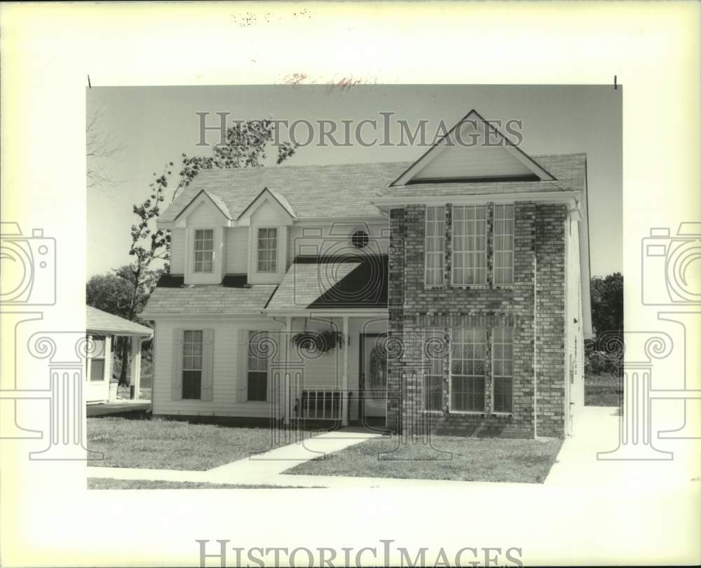 1990 Press Photo Sold Property on 3217 Lakewood, Violet Louisiana- Housing - Historic Images