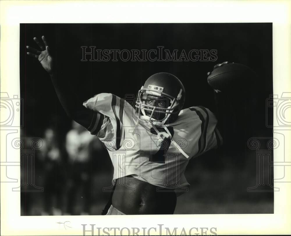 1994 Press Photo Football - Kennedy quarterback Floyd Track during practice - Historic Images