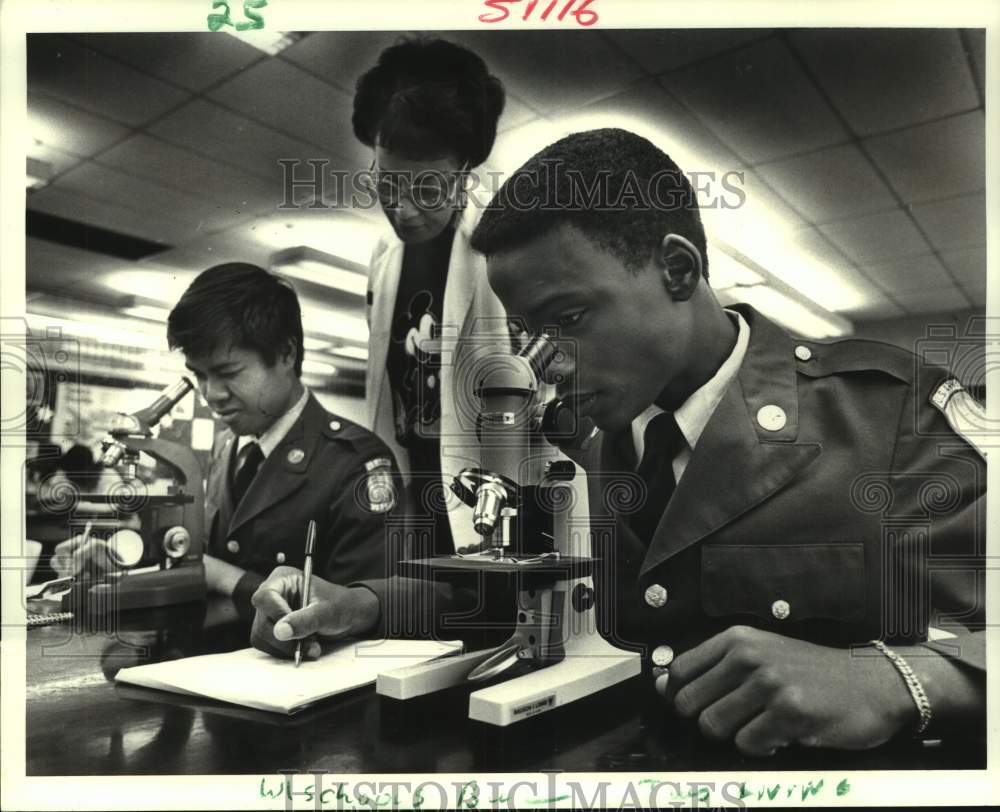 Press Photo Students-John F. Kennedy Academy for Math, Science and Engineering - Historic Images