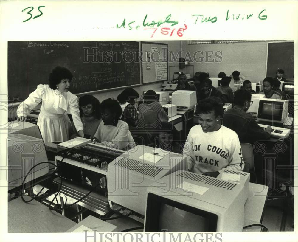 Press Photo Students -John F. Kennedy Academy for Math, Science and Engineering - Historic Images