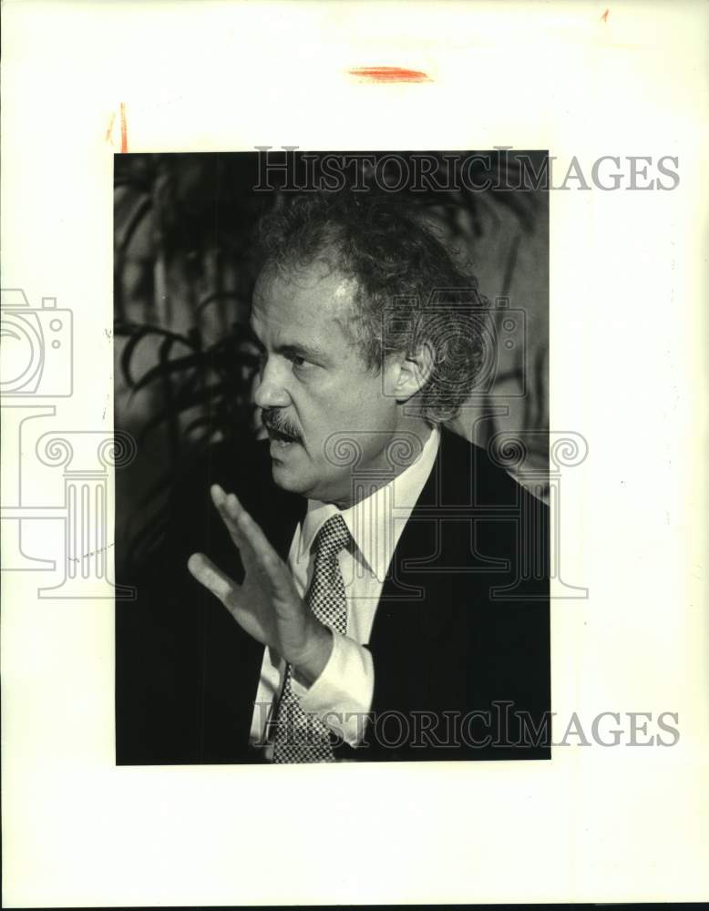 1987 Press Photo David Kidwell, Economics Expert at Panel discussion at Tulane - Historic Images