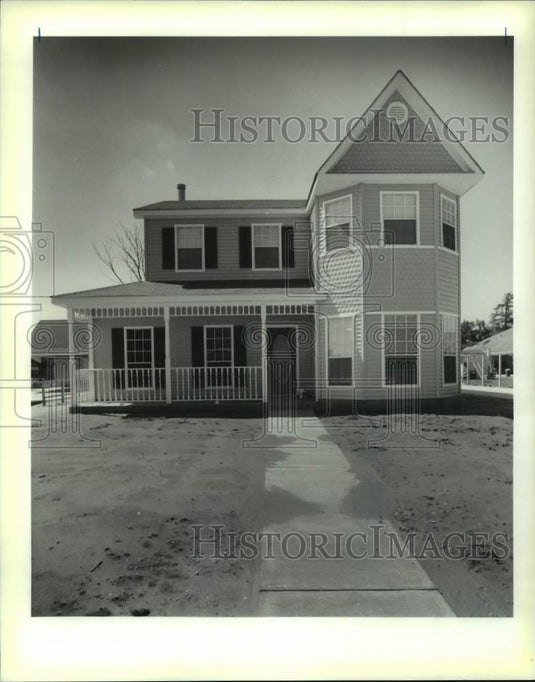 1990 Press Photo House on 1012 Lake Frances in Harvey - Historic Images
