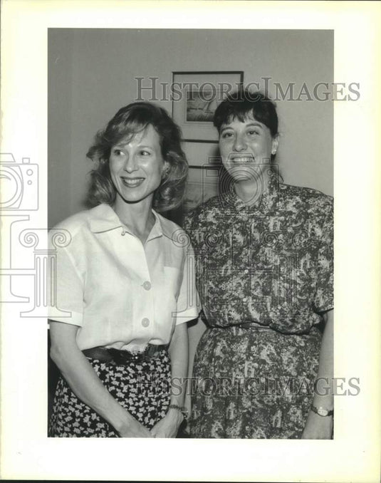 1989 Press Photo Jonell Lombardo and Mary Ann Straub, St. Andrews Parent's Club. - Historic Images