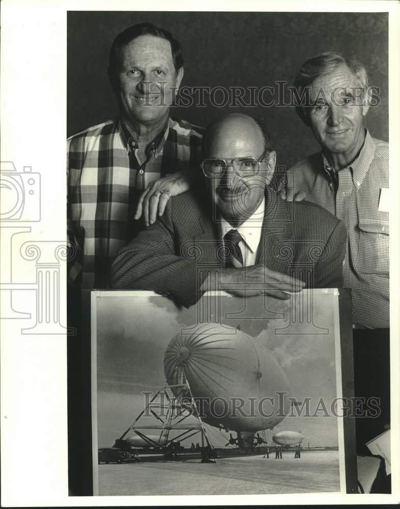 1987 Press Photo John Sciambra, Captain Joe Katz &amp; Howard Sinor with blimp photo - Historic Images