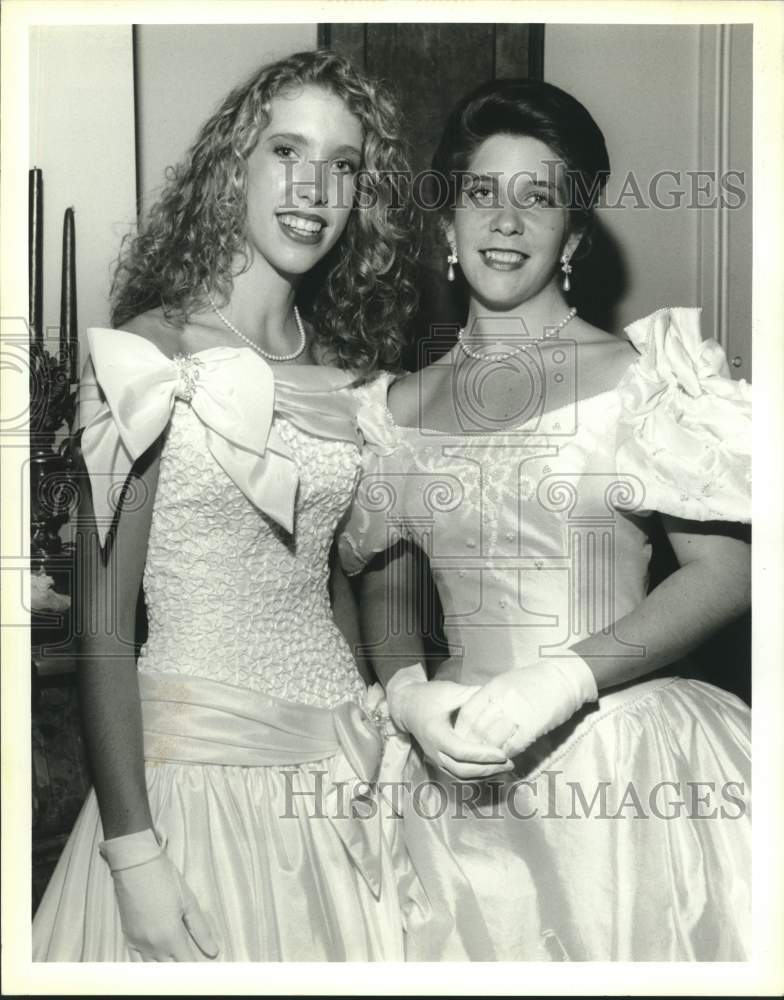 1993 Press Photo Dottie Gambel &amp; Muffin Labouisse at Squires Event - Historic Images