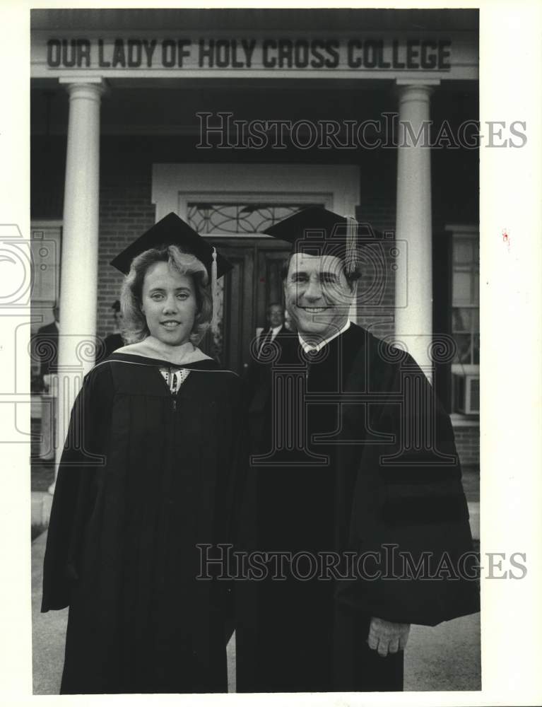 1986 Press Photo Mary Landrieu at graduation, Our Lady of Holy Cross College. - Historic Images