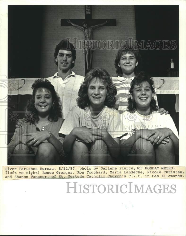 1987 Press Photo St. Gerturde&#39;s Catholic Church Youths Ready For Pope&#39;s Visit - Historic Images