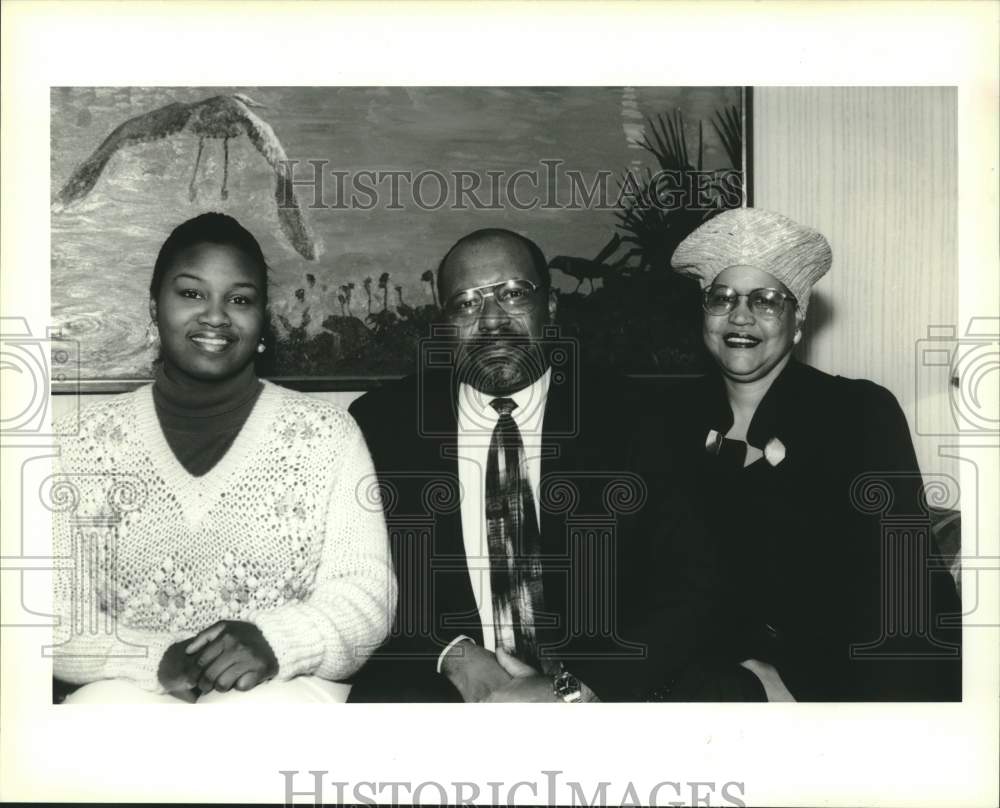 1995 Press Photo Lisa Nevil, Henry and Valdia Lacey at Sports banquet - Historic Images