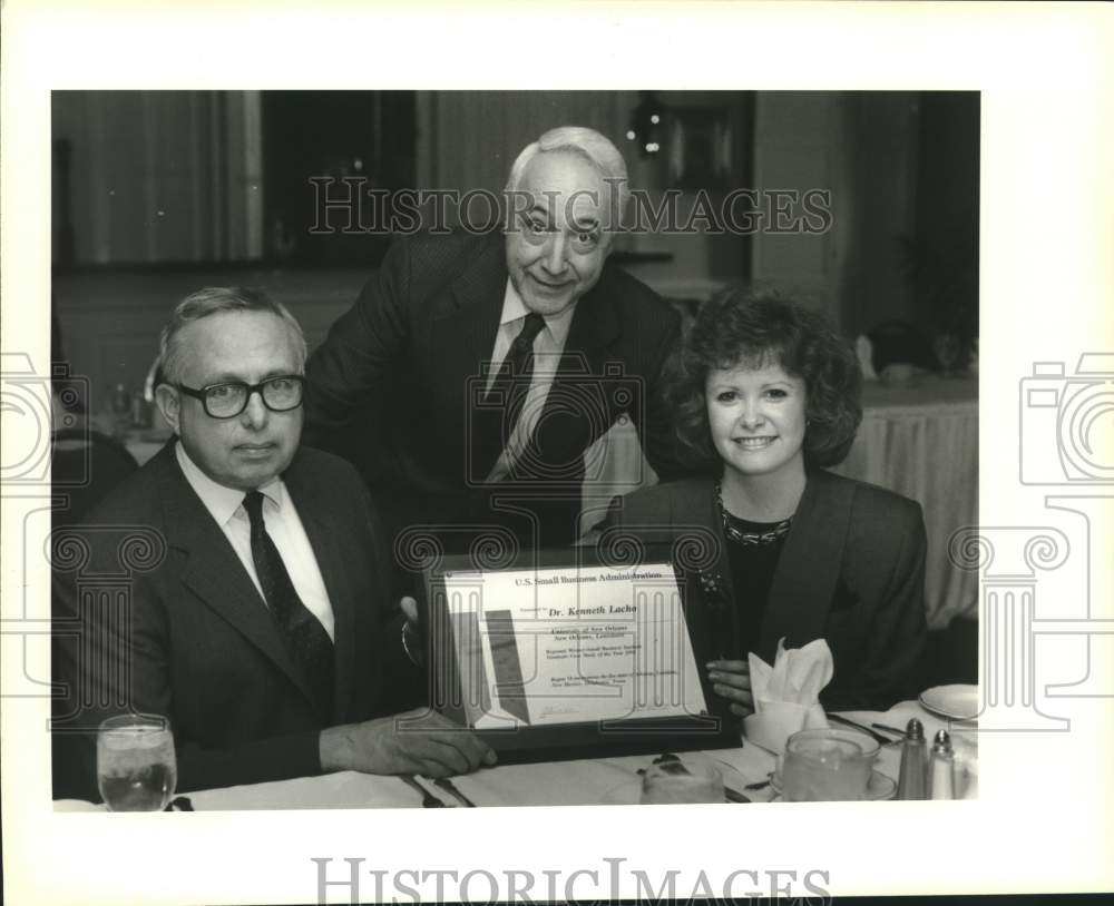 1991 Press Photo Kenneth Lacho and other winners of Small Business Award - Historic Images