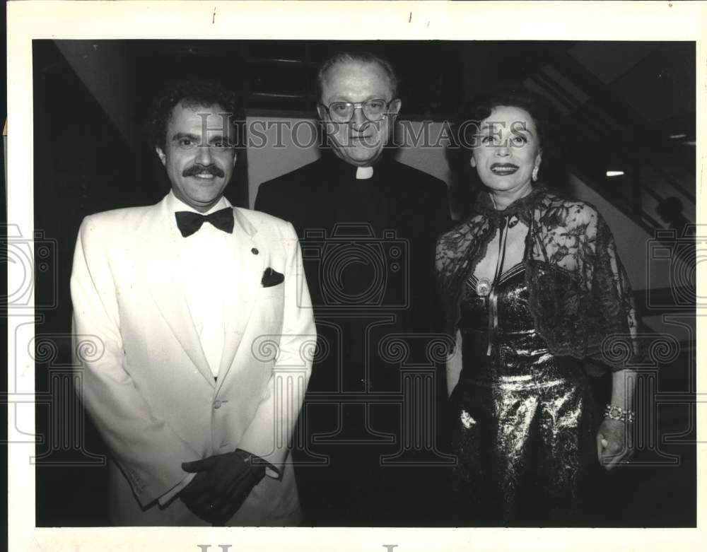 1992 Press Photo Anthony Laciura with Rev. James Carter and Marguerite Piazza - Historic Images